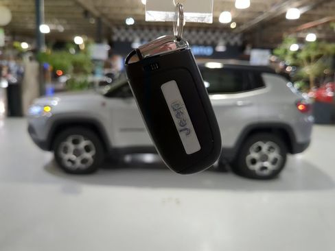 Used 2022 Jeep Compass Trailhawk AWD/4WD image 4