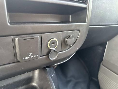 Used 2018 GMC Savana 2500 w/ Enhanced Convenience Package image 30