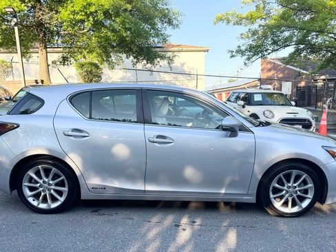 Used 2012 Lexus CT 200h Premium w/ Leather Pkg FWD image 8