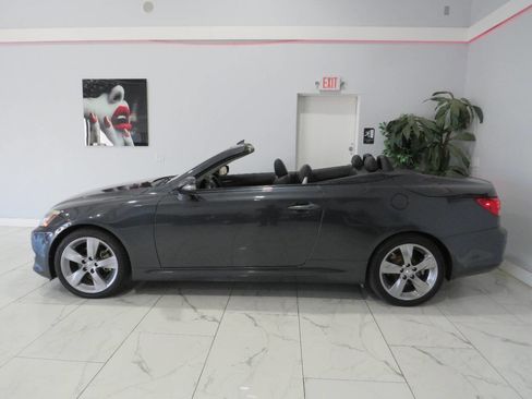 Used 2010 Lexus IS 250C RWD image 13