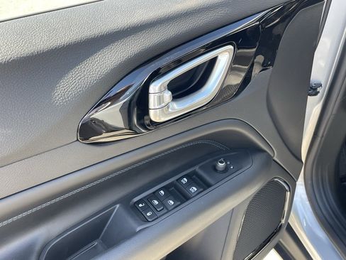 New 2026 Jeep Compass Latitude image 14