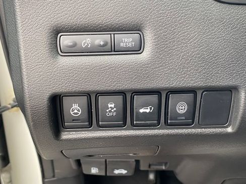 Used 2023 Nissan Murano SV image 12