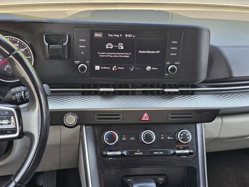 Used 2022 Kia Carnival LX FWD image 15