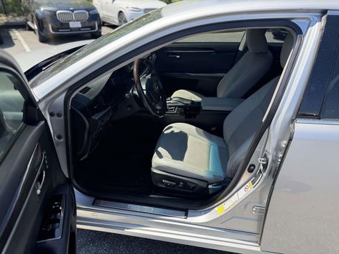 Used 2018 Lexus ES 350 w/ Navigation System Package FWD image 9