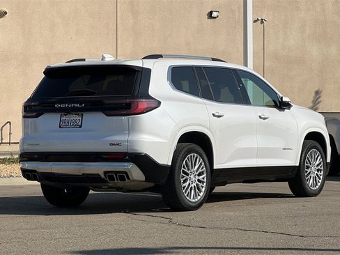 Used 2025 GMC Acadia Denali image 5