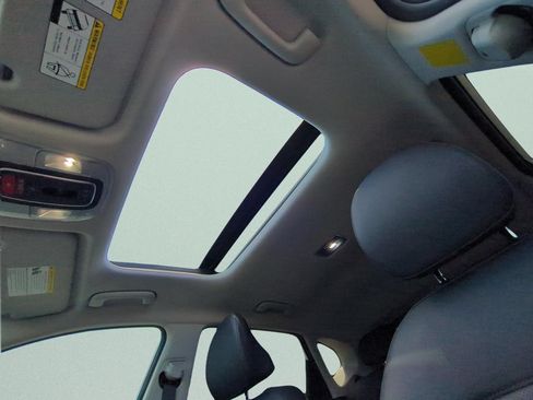 Certified 2024 Hyundai Kona Limited FWD image 17
