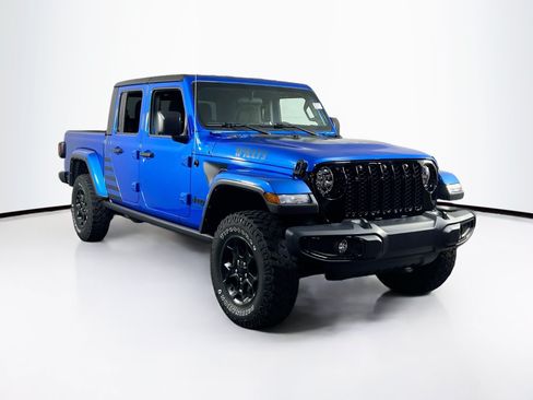 Used 2023 Jeep Gladiator Sport AWD/4WD image 3