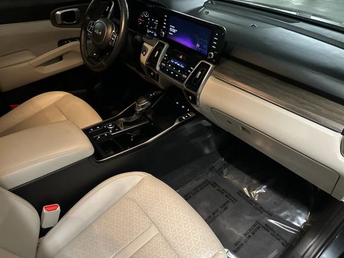 Certified 2023 Kia Sorento S AWD/4WD image 23