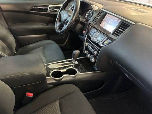 Used 2017 Nissan Pathfinder SV w/ Cargo Package image 19