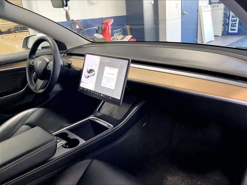 Used 2021 Tesla Model 3 Long Range AWD/4WD image 14