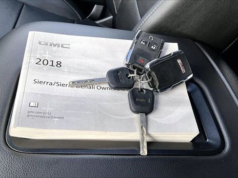 Used 2018 GMC Sierra 1500 SLT image 10