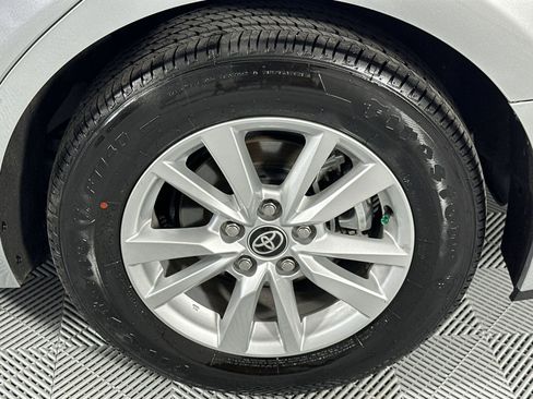 Used 2025 Toyota Camry LE FWD image 10
