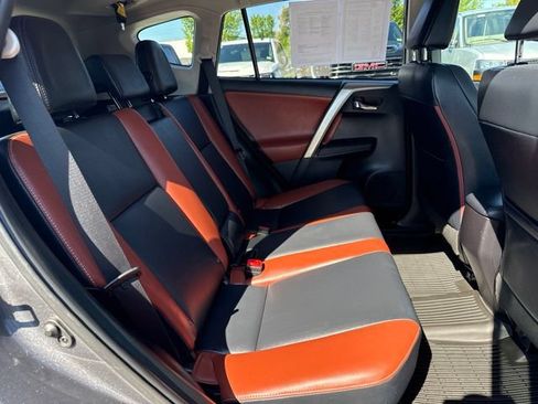 Used 2015 Toyota RAV4 Limited w/ Technology Package AWD/4WD image 27
