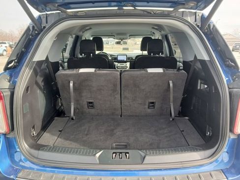 Used 2021 Ford Explorer XLT w/ Equipment Group 202A image 19