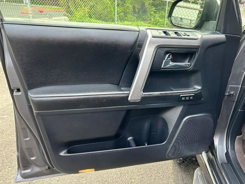 Used 2014 Toyota 4Runner Limited AWD/4WD image 9
