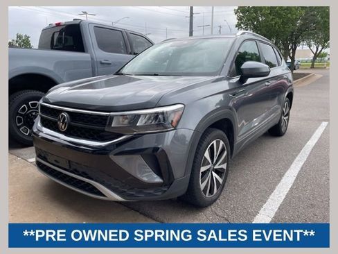 Used 2023 Volkswagen Taos SE image 1