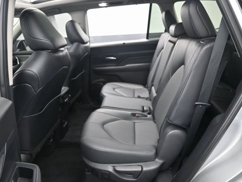 Used 2024 Toyota Grand Highlander XLE image 33