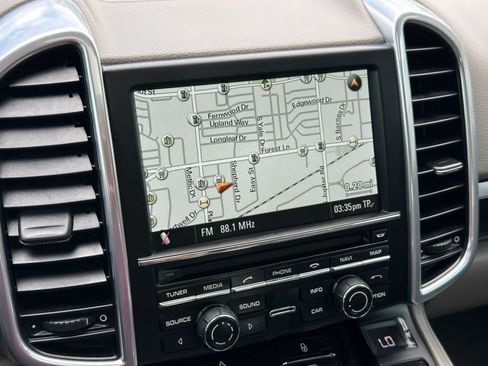 Used 2013 Porsche Cayenne AWD/4WD image 33