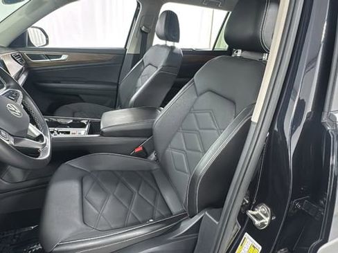 Used 2025 Volkswagen Atlas SE image 10
