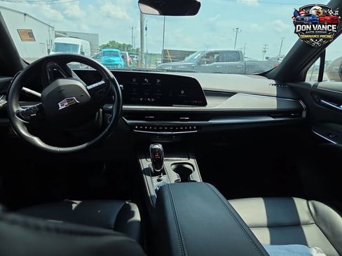 Used 2024 Cadillac XT4 Premium Luxury FWD image 12