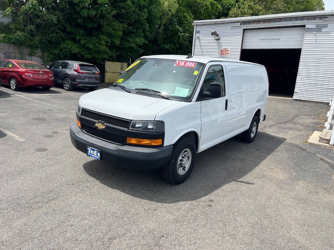 Used 2019 Chevrolet Express 2500 RWD image 5