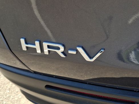 Certified 2025 Honda HR-V LX image 31