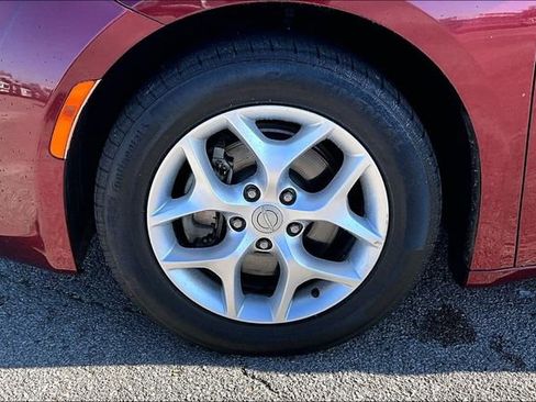 Used 2017 Chrysler Pacifica Touring-L w/ Tire & Wheel Group image 31