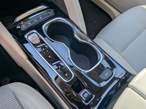 Used 2023 Buick Envision Preferred AWD/4WD image 26