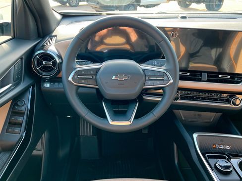 New 2026 Chevrolet Equinox ACTIV w/ Convenience Package III image 13