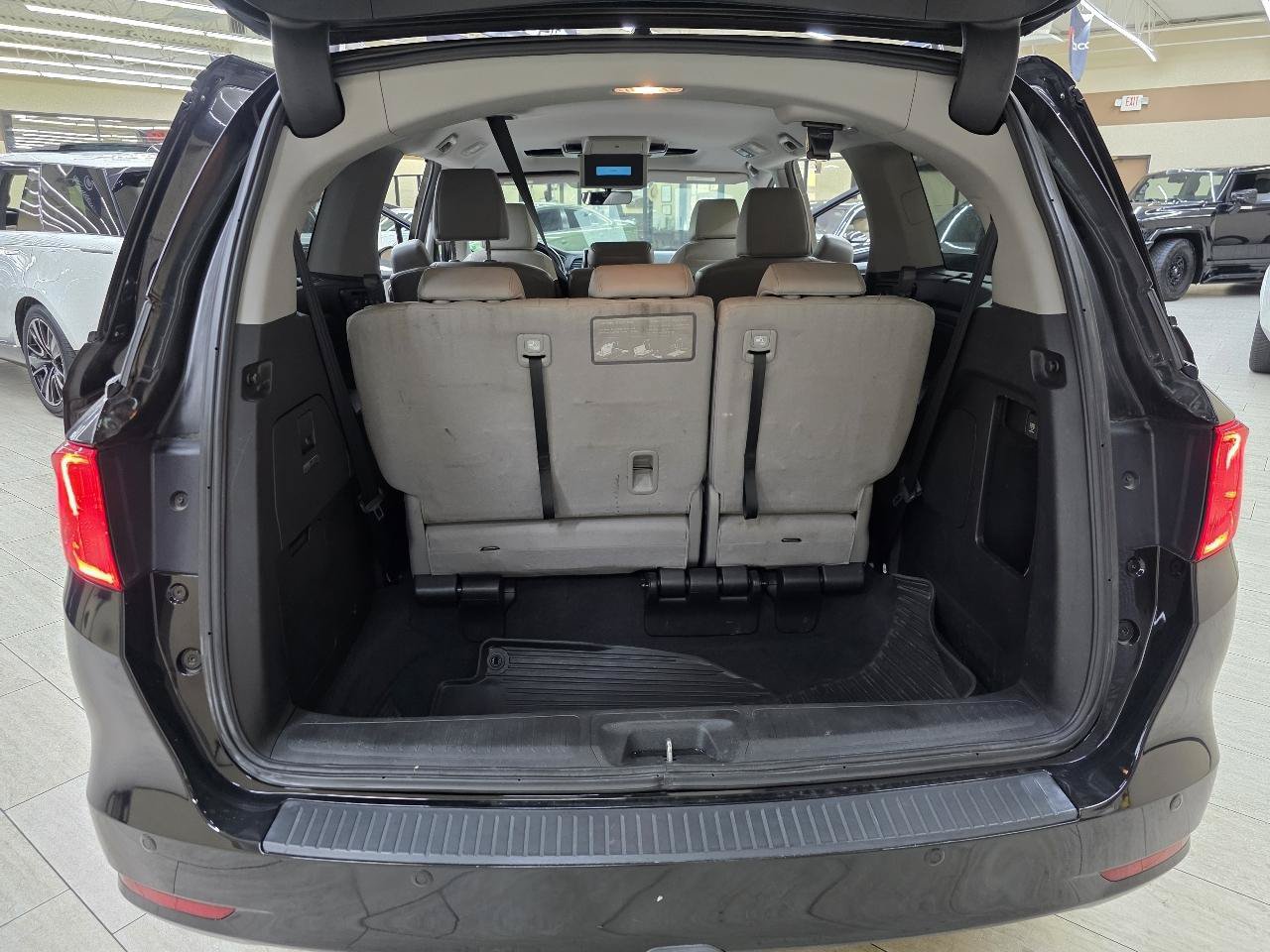 Used 2018 Honda Odyssey Elite image 12