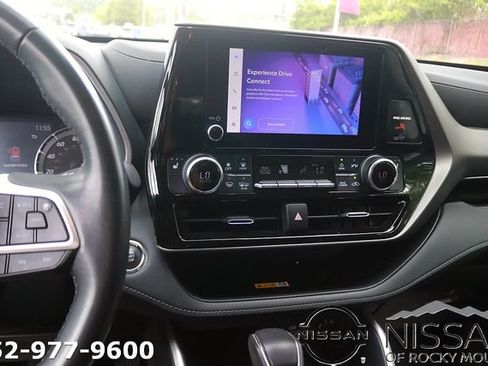 Used 2023 Toyota Highlander XLE FWD image 22