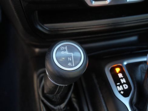 Used 2021 Jeep Wrangler Unlimited Sahara AWD/4WD image 30