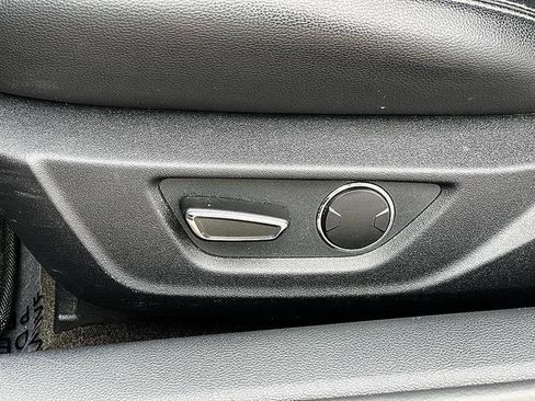 Used 2018 Ford Mustang Premium RWD image 15
