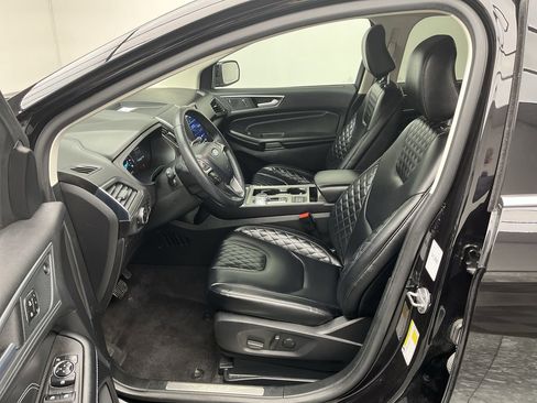 Certified 2024 Ford Edge Titanium image 3