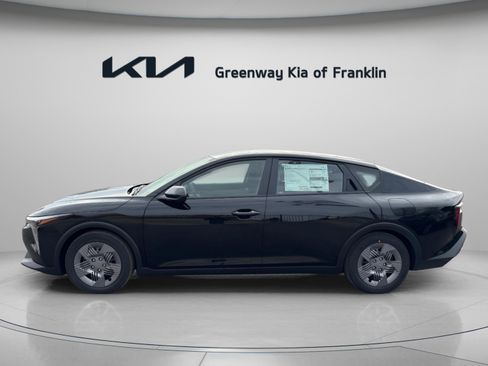New 2025 Kia K4 LX image 4