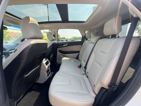 Used 2020 Ford Edge Titanium w/ Equipment Group 301A AWD/4WD image 19