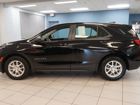 Used 2024 Chevrolet Equinox LS FWD image 2