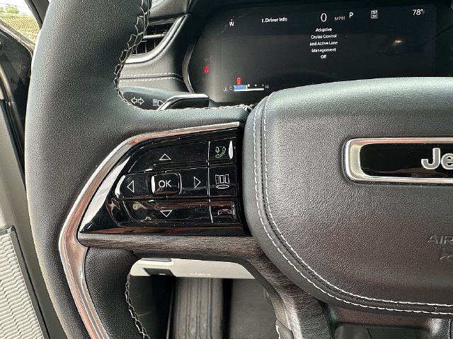 Used 2023 Jeep Grand Cherokee Overland AWD/4WD image 21