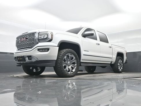 Used 2016 GMC Sierra 1500 Denali w/ Denali Ultimate Package AWD/4WD image 24