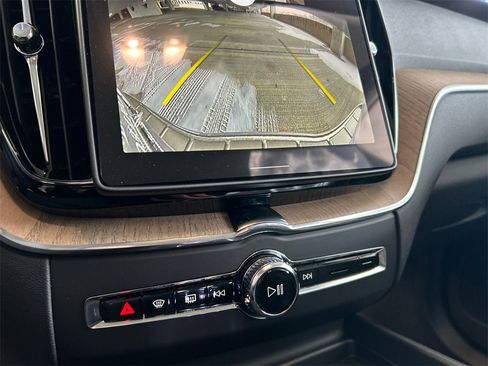 New 2026 Volvo XC60 B5 Plus w/ Protection Package Premier image 18