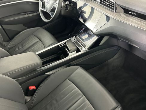 Used 2023 Audi e-tron Premium w/ Convenience Plus Package image 15