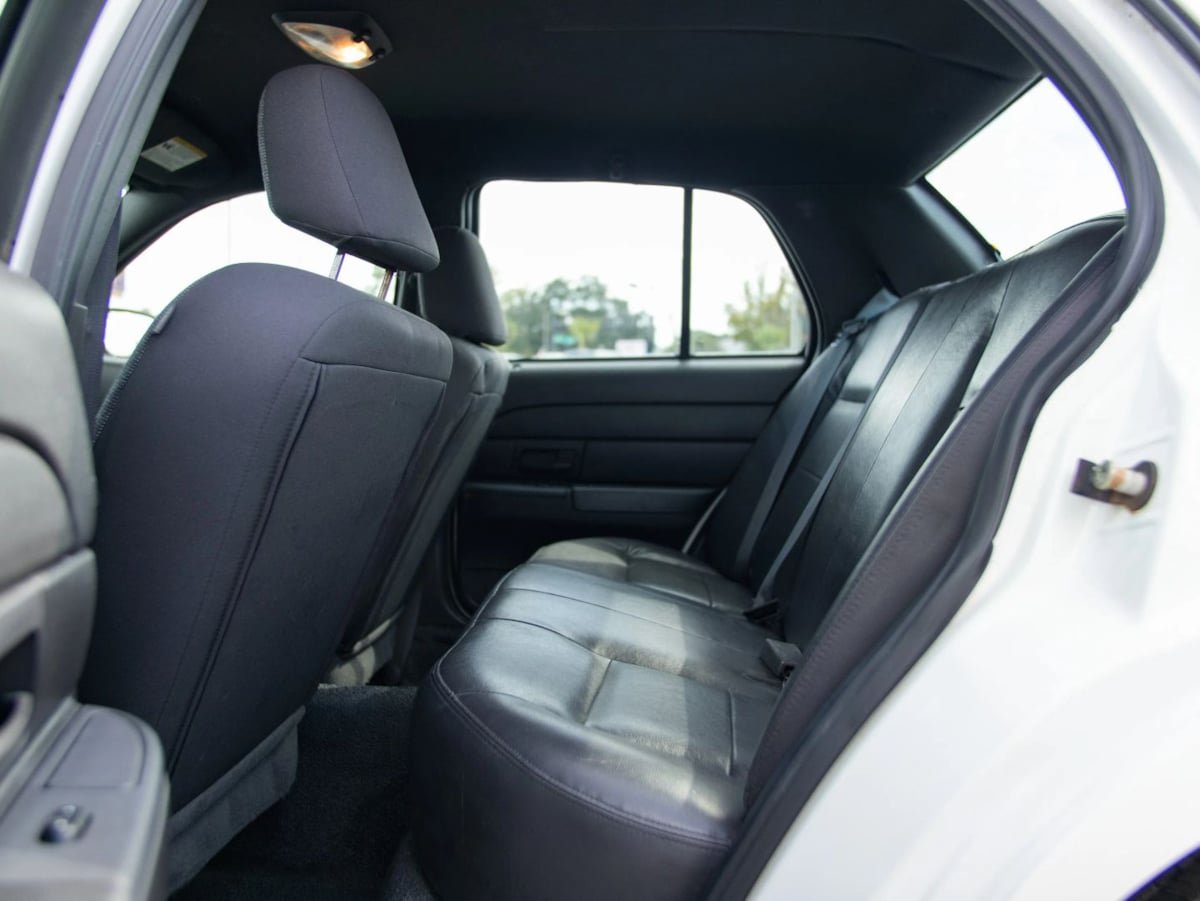 Used 2005 Ford Crown Victoria Police Interceptor RWD image 13