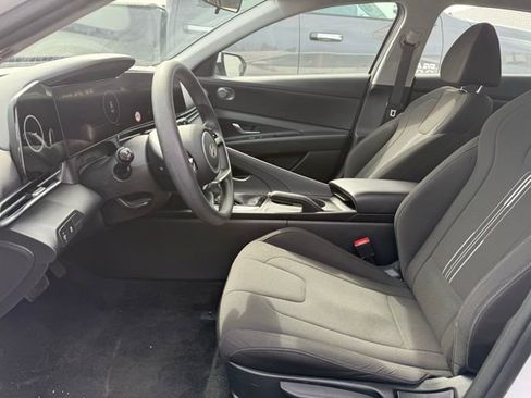 Used 2024 Hyundai Elantra SEL image 11
