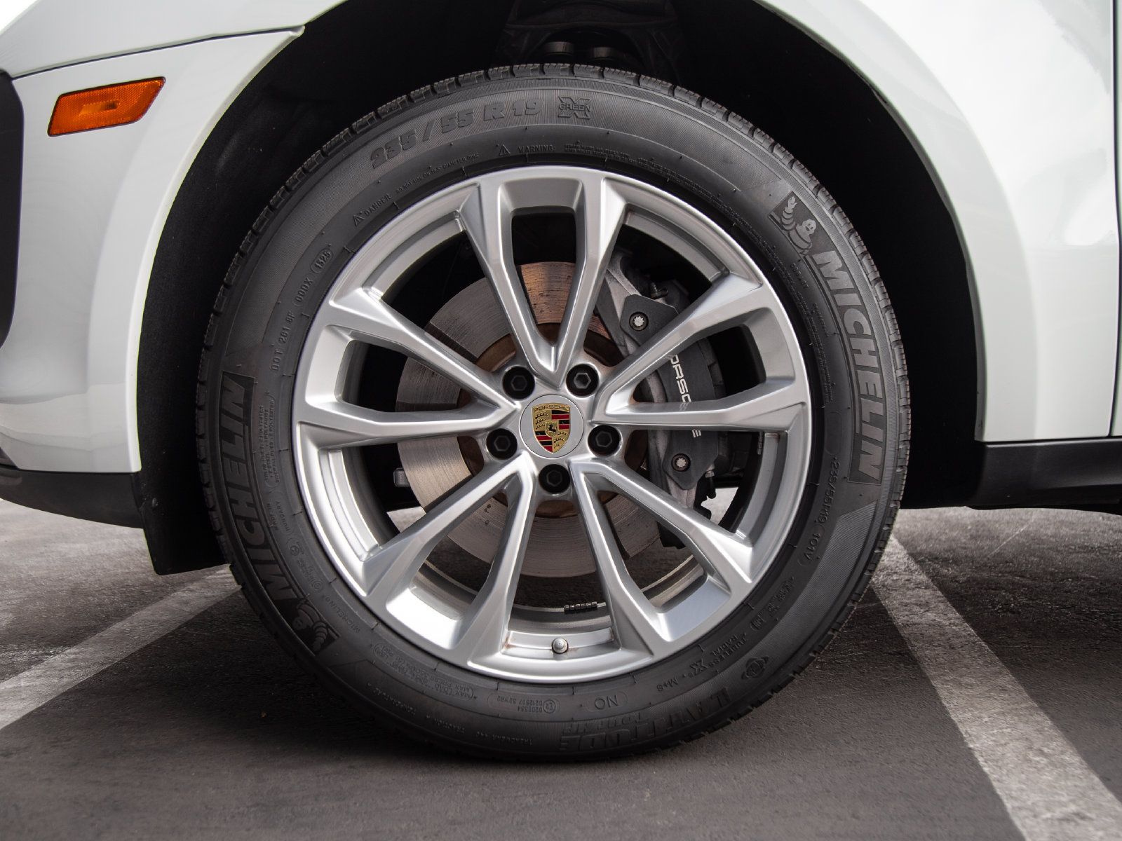 Certified 2026 Porsche Macan AWD/4WD image 12