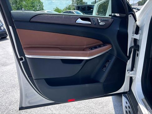 Used 2019 Mercedes-Benz GLS 550 4MATIC image 21