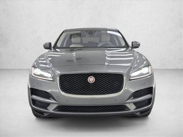 Used 2017 Jaguar F-PACE Prestige AWD/4WD image 2