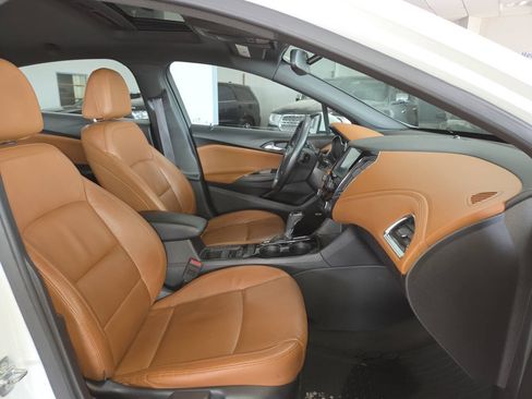 Used 2016 Chevrolet Cruze Premier FWD image 29