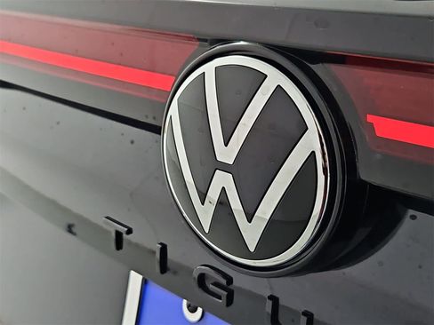 New 2026 Volkswagen Tiguan SE R-Line image 11
