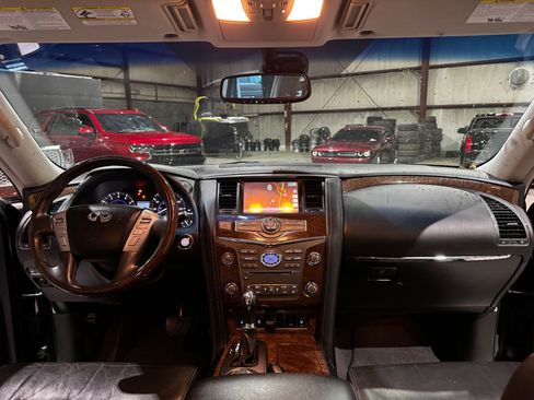 Used 2016 INFINITI QX80 Limited w/ Driver's Assistance Package image 27