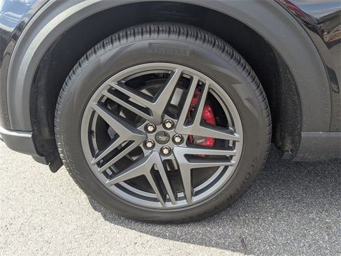 Used 2025 Ford Explorer ST image 30